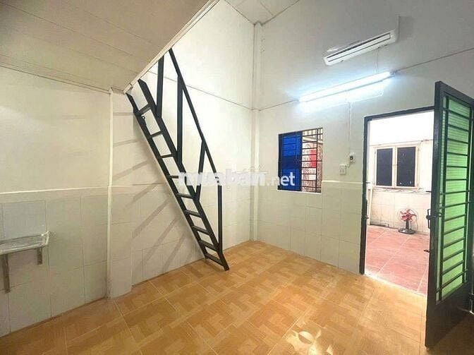 Phòng trọ có gác siêu rộng gần ngã tư hàng xanh 5 phút tới Hutech UTH