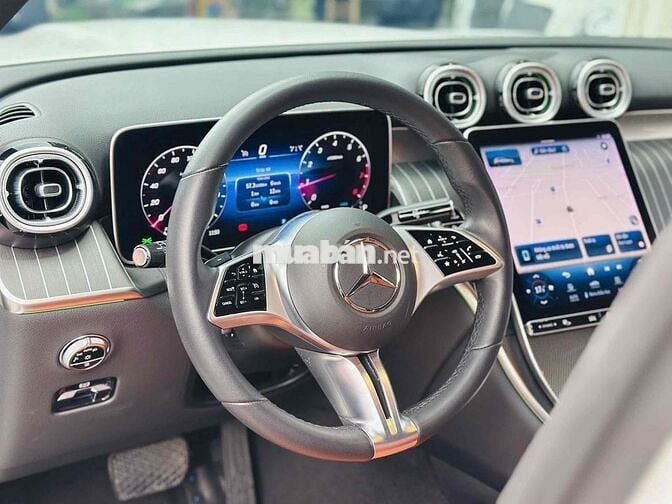 MERCEDES-BENZ GLC 200 4MATIC Mẫu mới 2023