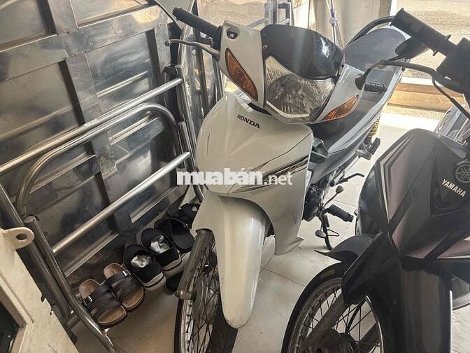 Xe số Honda Wave RSX màu trắng