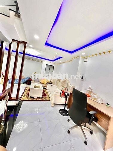 Cho thuê nhà full nội thất nhà mới 100% đg hương lộ 2 giá 20tr