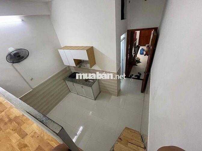 cho thuê phòng nội thất cơ bản,ban công