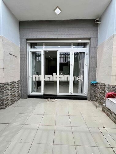 Cho Thuê Nhà Mới Tinh DT 4x18 1Trệt 2Lầu 3Pn 3Wc Sân Thượng Ôtô Đậu