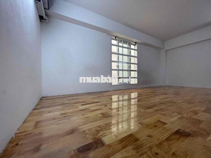 cho thuê phòng nội thất cơ bản,ban công