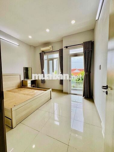 Cho Thuê Nhà Mới Tinh DT 4x18 1Trệt 2Lầu 3Pn 3Wc Sân Thượng Ôtô Đậu