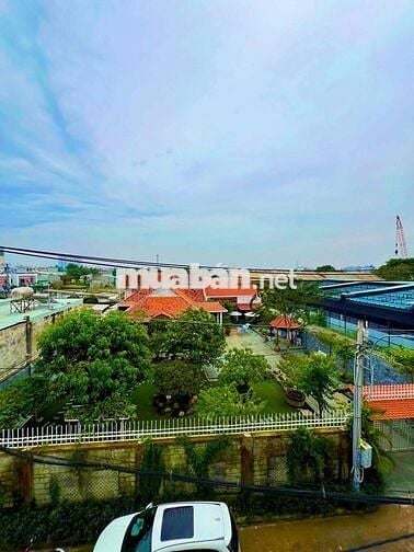 Cho Thuê Nhà Mới Tinh DT 4x18 1Trệt 2Lầu 3Pn 3Wc Sân Thượng Ôtô Đậu