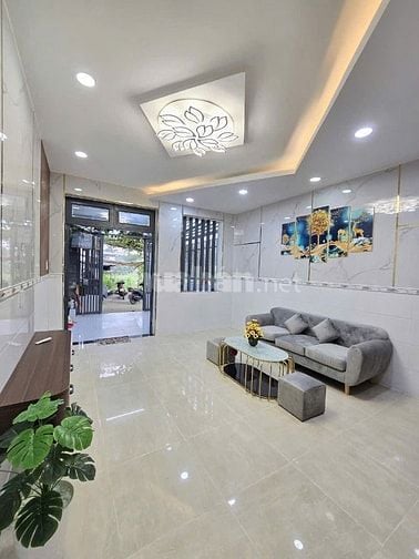 Nhà chính chủ.. Nhà 3 Tầng, HXH 4x16m, 4 Pn, Giá 4,84 Tỷ.