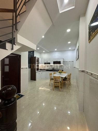 Nhà chính chủ.. Nhà 3 Tầng, HXH 4x16m, 4 Pn, Giá 4,84 Tỷ.