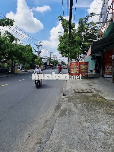 CHo thuê mbkd mặt tiền đường Thoại ngọc hầu ngang 20m nở hậu 38m