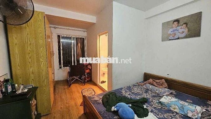 Tập thể tầng 2 thanh xuân bắc. 70M. 2 ngủ 2 wc. Nhà đẹp ở ngay.