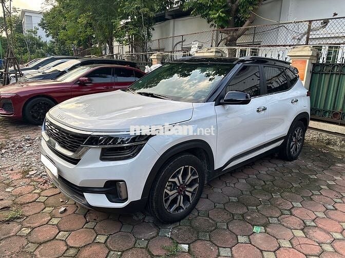 Kia Seltos 2023 Premium 1.4 AT - 15000 km