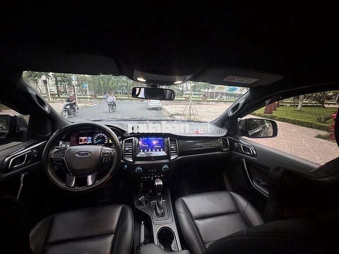 Ford Everest Titanium 2.0L 4x2 AT 2022 - 29000 km