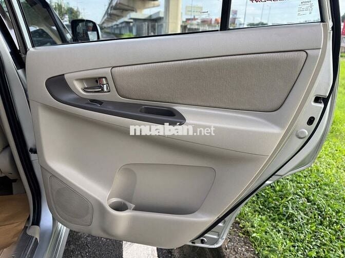 Toyota Innova 2012 2.0G - 149384 km (CÒN GIẢM)