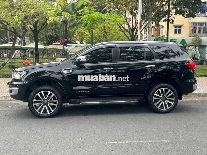 Ford Everest Titanium 2.0L 4x2 AT 2022 - 29000 km