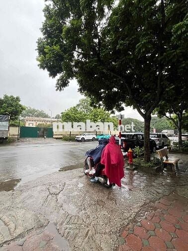 Còn sót lại *** một Anh hàng xóm Vinhomes ngõ ô tô ngủ trong nhà