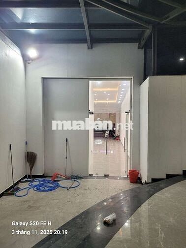 🧣Cho thuê Tòa nhà DT 1000m Mặt tiền kinh Doanh