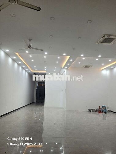 🧣Cho thuê Tòa nhà DT 1000m Mặt tiền kinh Doanh