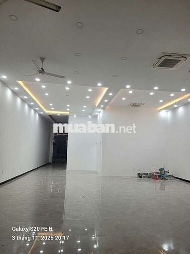 🧣Cho thuê Tòa nhà DT 1000m Mặt tiền kinh Doanh