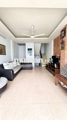 Nhà cho thuê full nội thất, mặt tiền đường xe hơi Q10