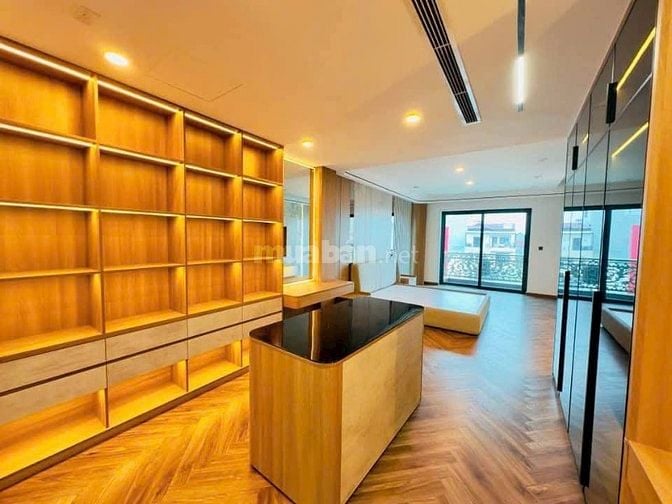 Bán Nhà Mặt Phố Kinh Doanh Nguyễn Văn Cừ 61m, 7 tầng, mt 4m, 33.5 tỷ