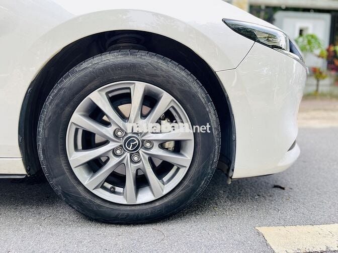 Mazda 3 2022 1.5L Deluxe - 33000 km