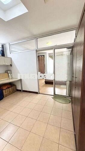 Nhà cho thuê full nội thất, mặt tiền đường xe hơi Q10