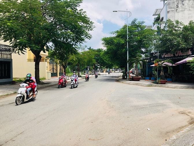 Bán khu đất KDC đông thủ thiêm trên quận 2, 132m2