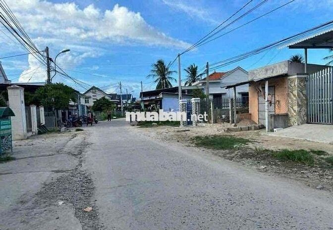 Em cần bán gấp miếng đất thổ cư 301m2 giá chỉ 550tr Có SHR