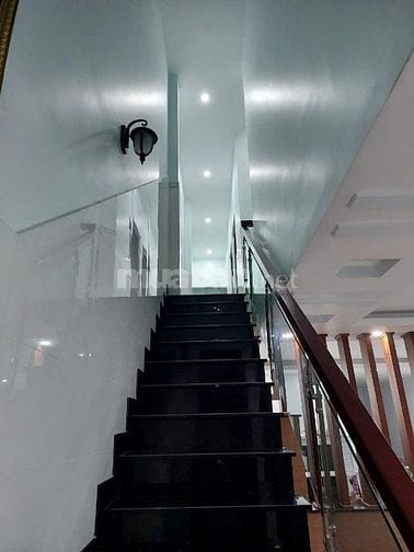 Bán Gấp Nhà Lầu 1 Xẹt, ngay Chợ Hưng Long, 1ty350, SHR