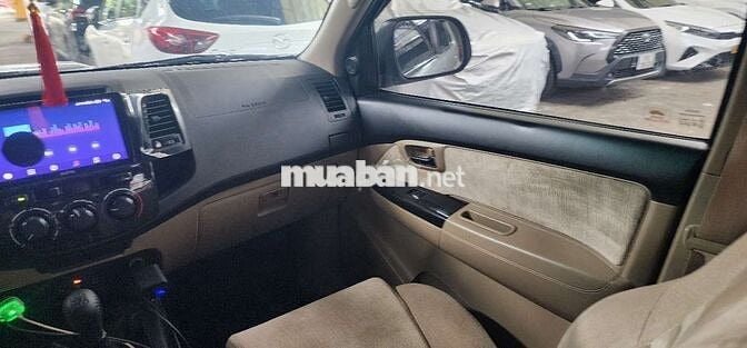 Toyota Fortuner 2.5 số sàn 2016 màu bạc