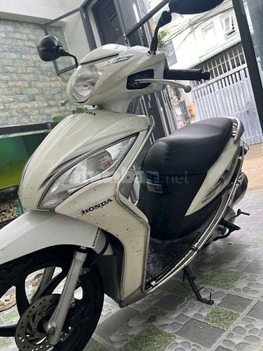 Chính chủ cần bán xe Vision - Honda màu trắng