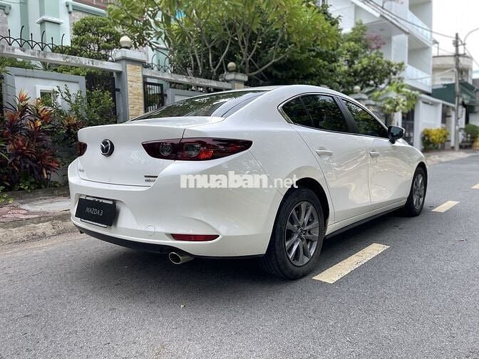 Mazda 3 2022 1.5L Deluxe - 33000 km