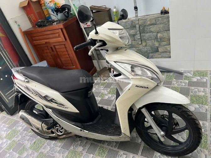 Chính chủ cần bán xe Vision - Honda màu trắng
