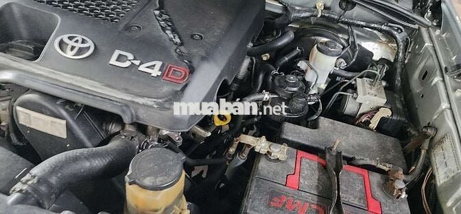 Toyota Fortuner 2.5 số sàn 2016 màu bạc