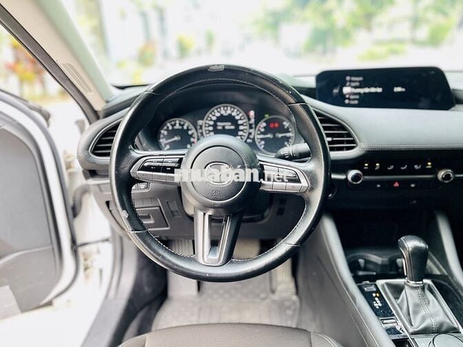 Mazda 3 2022 1.5L Deluxe - 33000 km