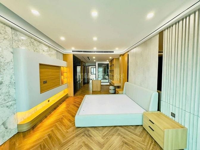 Bán Nhà Mặt Phố Kinh Doanh Nguyễn Văn Cừ 61m, 7 tầng, mt 4m, 33.5 tỷ