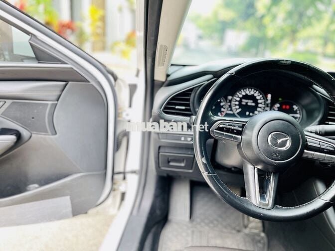 Mazda 3 2022 1.5L Deluxe - 33000 km