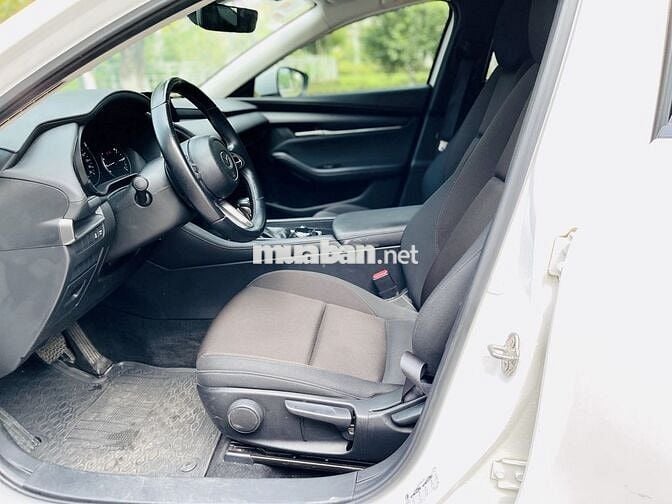 Mazda 3 2022 1.5L Deluxe - 33000 km