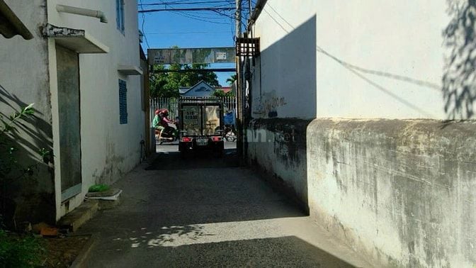 Bán Gấp Nhà Lầu 1 Xẹt, ngay Chợ Hưng Long, 1ty350, SHR