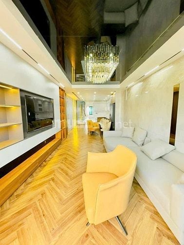 Bán Nhà Mặt Phố Kinh Doanh Nguyễn Văn Cừ 61m, 7 tầng, mt 4m, 33.5 tỷ