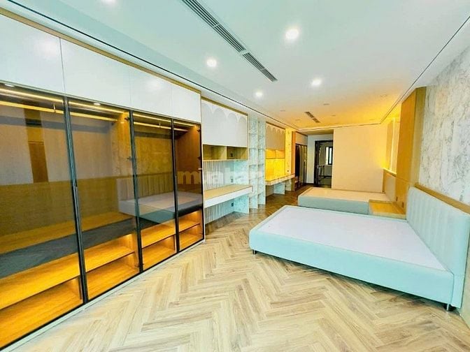 Bán Nhà Mặt Phố Kinh Doanh Nguyễn Văn Cừ 61m, 7 tầng, mt 4m, 33.5 tỷ