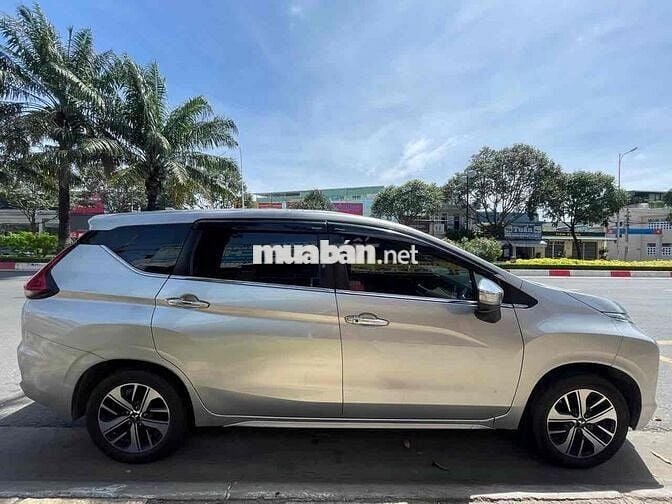 Chính chủ cần bán gấp Xpander AT 2019, màu bạc.