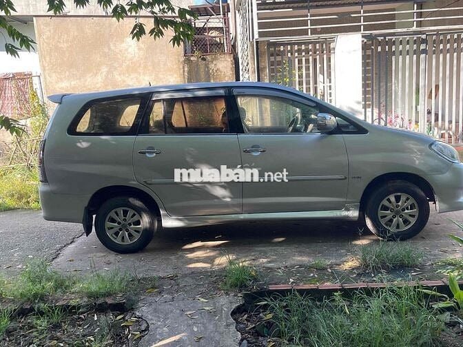 Toyota Innova 2008 J - 124846 km