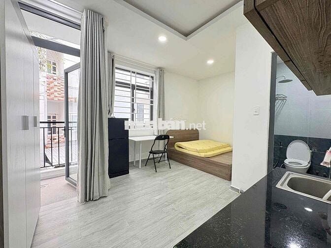 Cho thuê Studio bancol gần ĐH Kinh Tế ngay Tô Hiến Thành Q10
