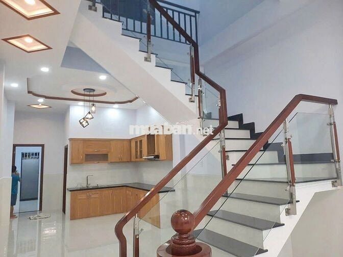 Cho thuê nhà mặt tiền đường số 3pn , 4x21 quận 7