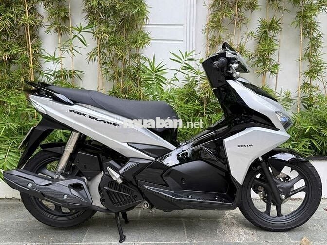 Honda Air Blade Robot 2017 Màu Bạc - Hỗ Trợ Nợ Xấu