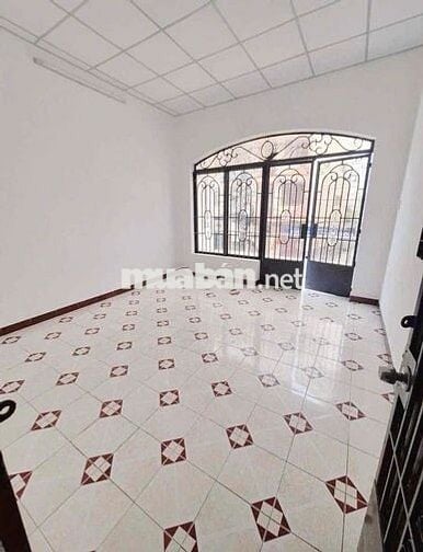 Cho thuê nhà mặt tiền đường Nguyễn quý anh 4x14m 1L