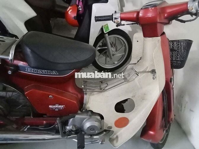 CC bán Xe 82-70 đời 1993 nhập nguyên chiếc màu đỏ