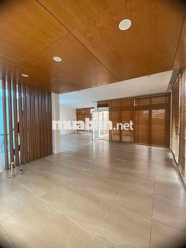 SIÊU HOT !! Biệt Thự Hoa Sứ - Phú Nhuận - DT 8x14m 4 tầng cực đẹp!!