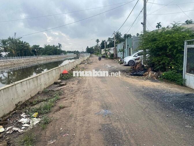 chủ gửi lo đất mặt rạch (6x27) giá 2 tỷ 550