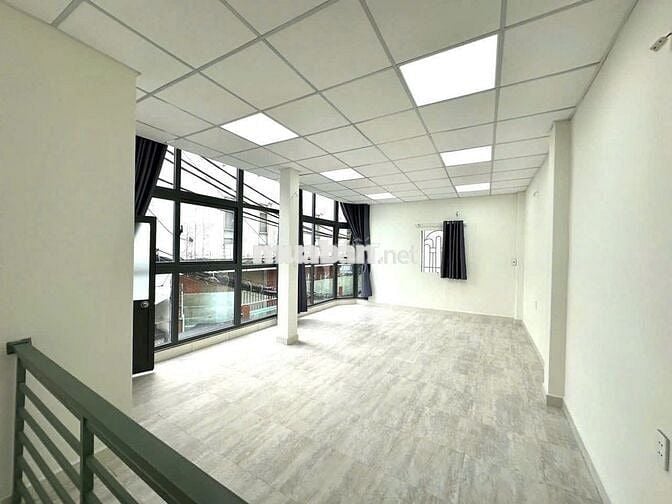 cho thuê nhà căn góc đẹp ốp kính Phan Đình Phùng, 4.6x10m 2 tầng,17 tr